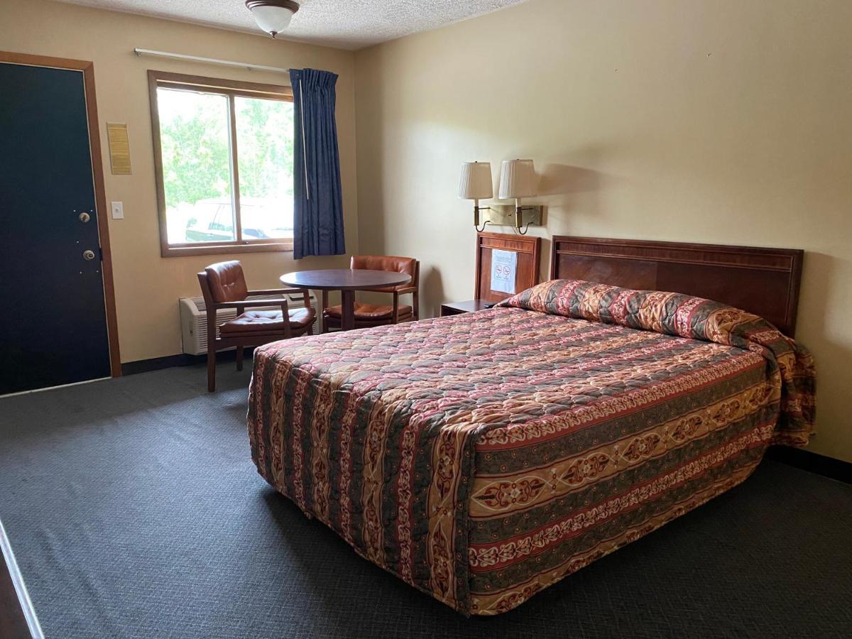 The Hemlock Inn Loudonville 外观 照片
